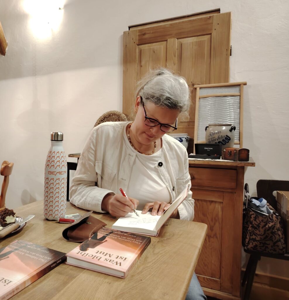 "Was bleibt ist Mut" Buchlesung Ivonne Noehren
